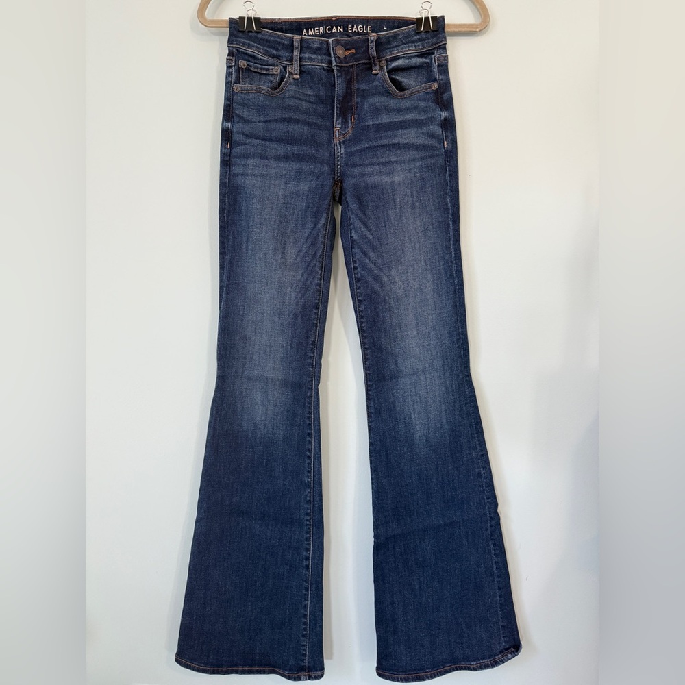 American Eagle Low Rise Flare Jeans - Size 00L